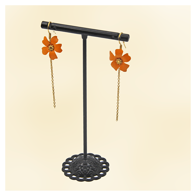 Pendants une fleur en papier