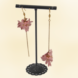 Pendants fleurs asymétriques