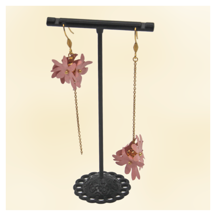 Pendants fleurs asymétriques