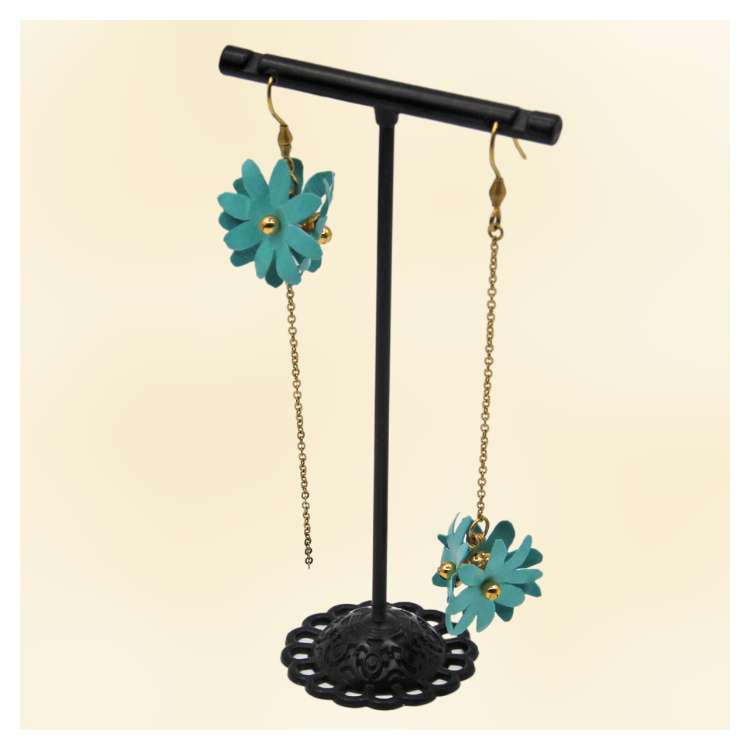 Pendants fleurs asymétriques