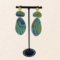 Pendants en papier vert, mauve et or